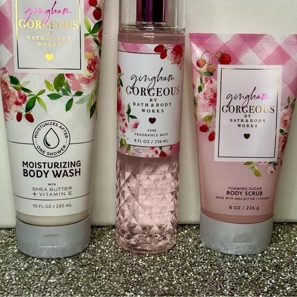 Bath & Body Works Gingham Gorgeous Body Wash Gift Set Floral Strawberry Peach - Picture 3 of 5